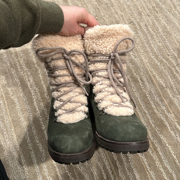 UGG Fraser Boots - Picture 2 of 5